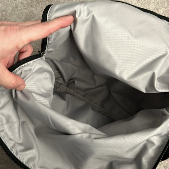 TUMI flower print Luggage Pack, NWOT - Picture 5 of 8